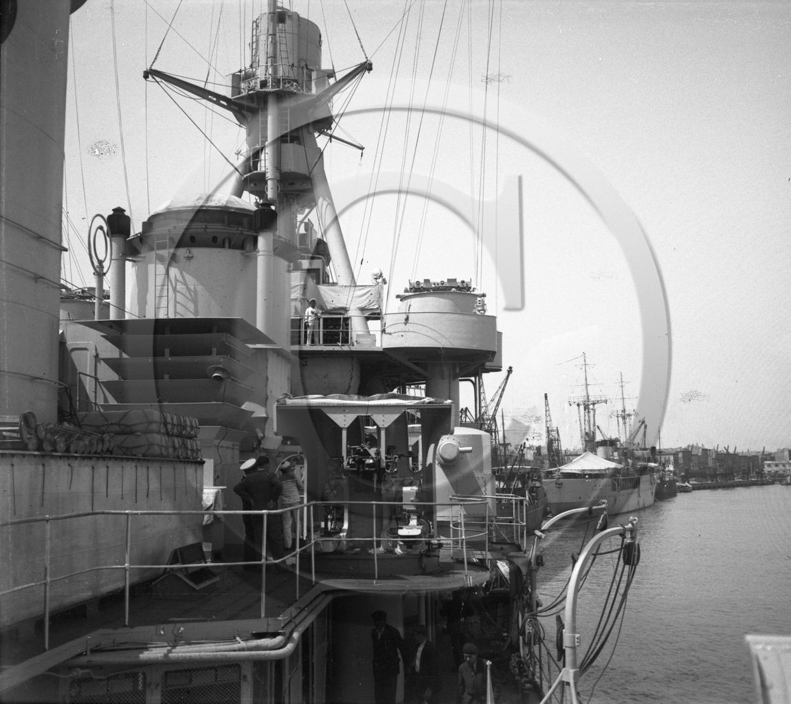 BA 725 bateau de guerre détails .jpg