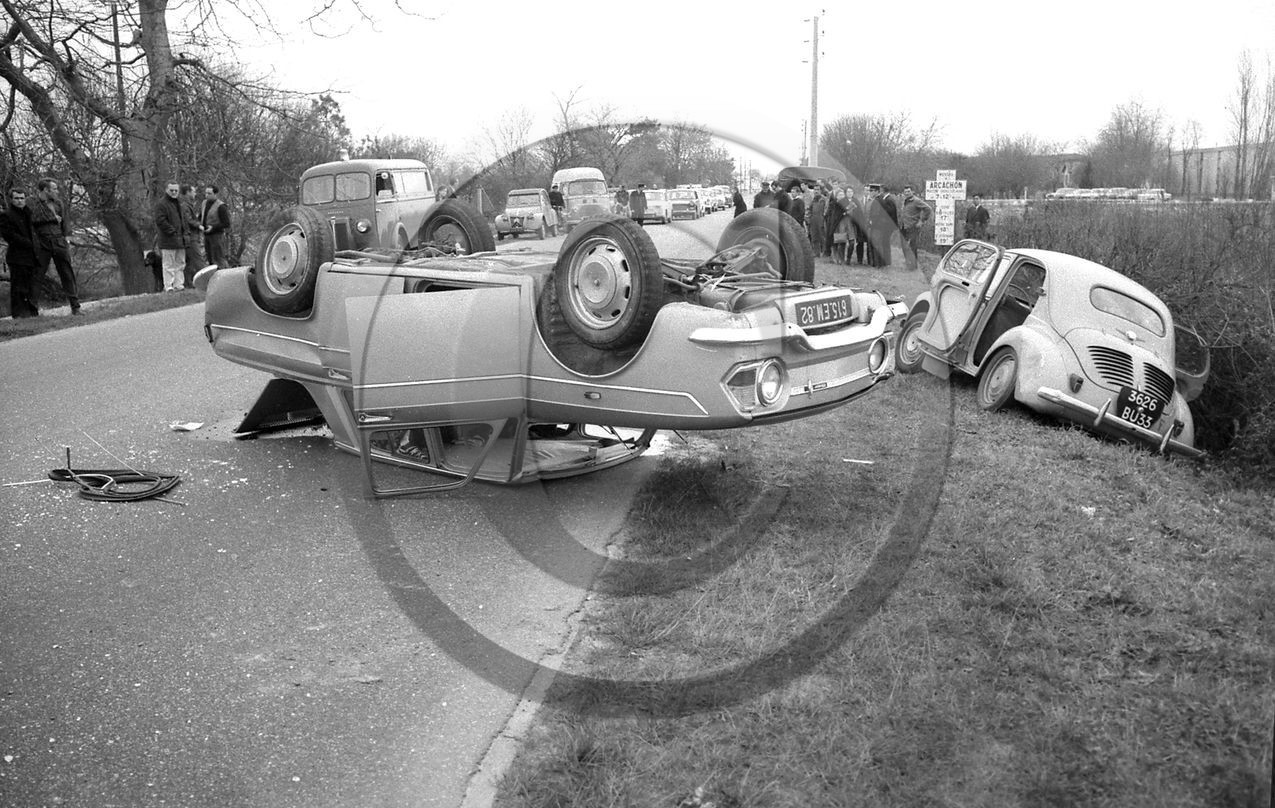 Renault R8   arc pochette 6895 jan.69   .1 .jpg